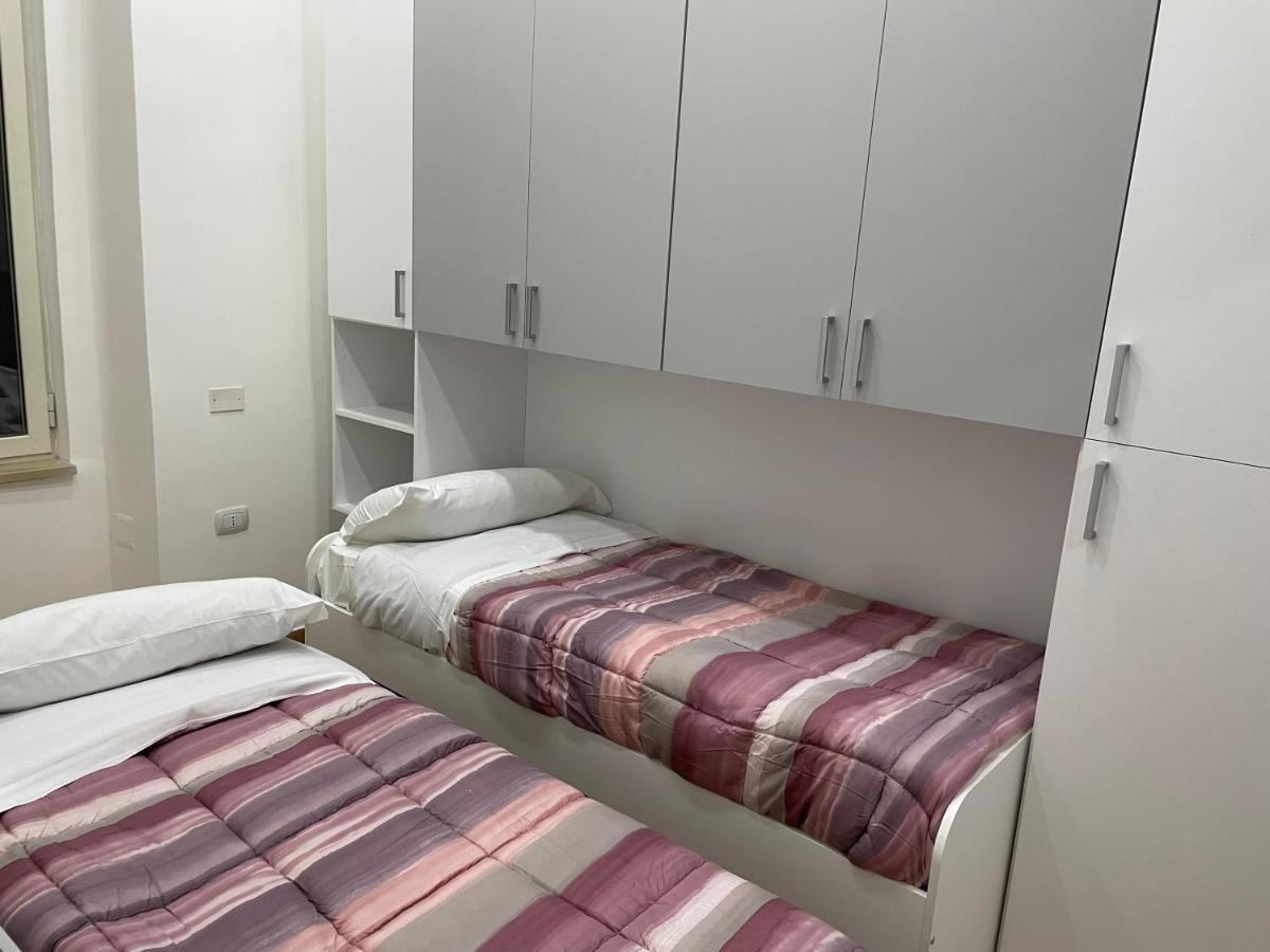 Appartement Casa Emilia 2 à Naples Extérieur photo